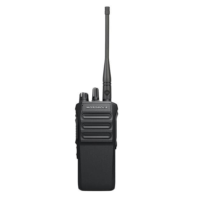 Mototrbová radiostanice Motorola R7 NKP s UHF anténou a čtyřmi programovatelnými klávesami, přední pohled.