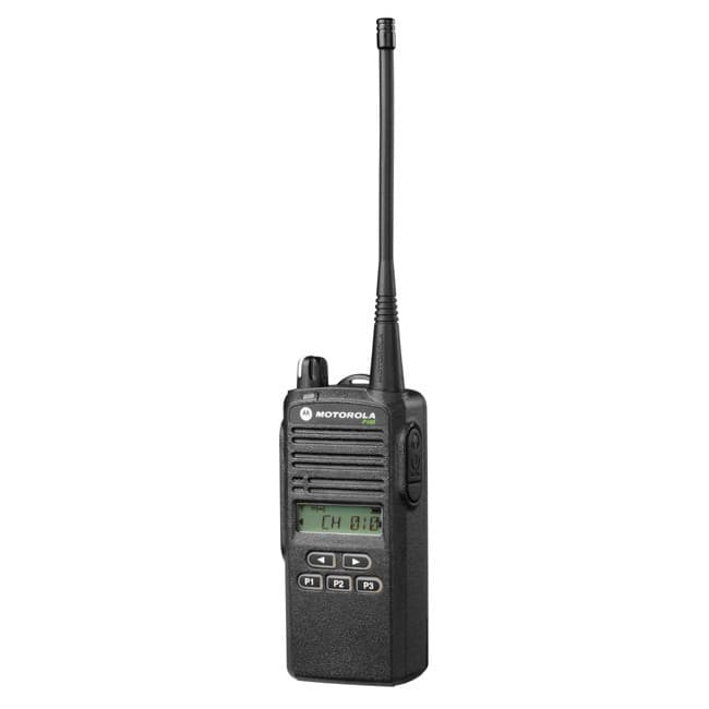 Detailní pohled zepředu na radiostanici Motorola P165 UHF s anténou, displejem s "CH 8:0" a klávesnicí s tlačítky P1, P2 a P3.