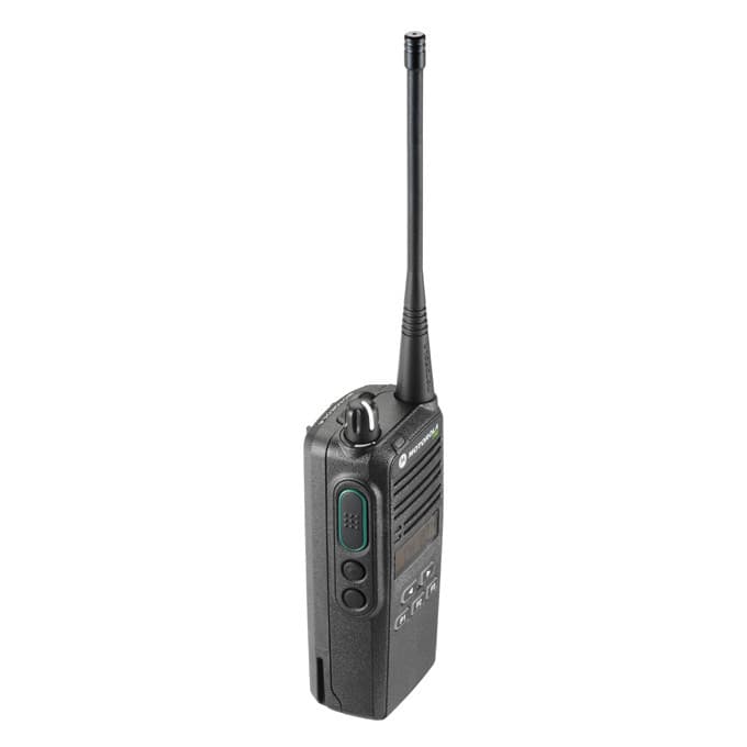 Radiostanice Motorola P165 UHF z pohledu zprava ukazuje boční tlačítka, PTT, regulátor hlasitosti a externí konektor.