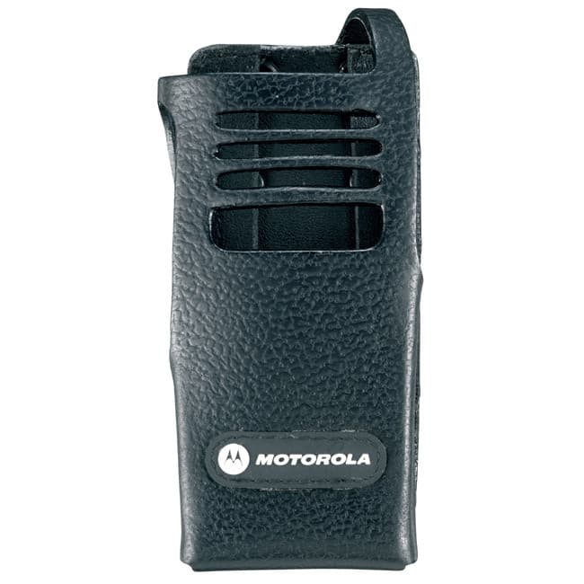 Čelní pohled na černé pouzdro z tvrdé kůže PMLN5028. Jsou viditelné chladící průduchy a logo Motorola na spodní části.