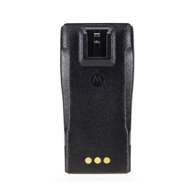 Přímý pohled na přední stranu černé LiIon baterie PMNN4253, která má logo Motorola a tři zlaté kontakty.