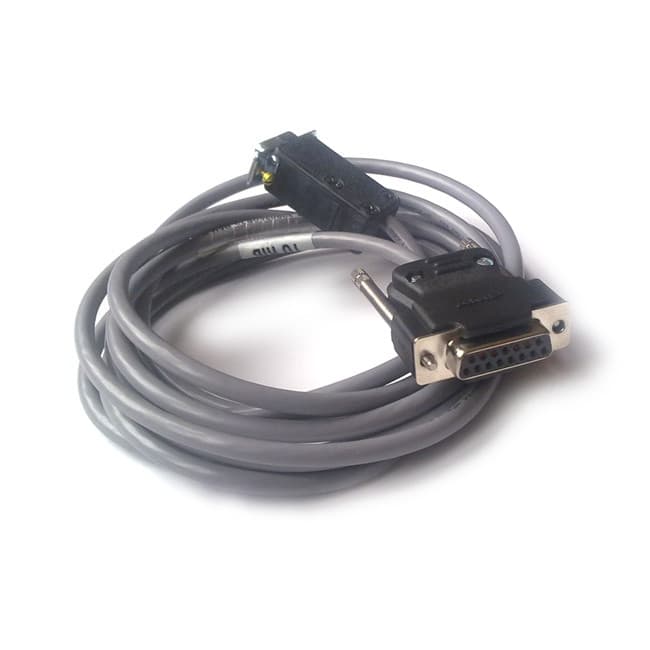Propojovací kabel 3080369B72 stočený do šedé spirály z pohledu shora, s černým 15pinovým konektorem RS-232 a mikrofonovým konektorem v detailu.