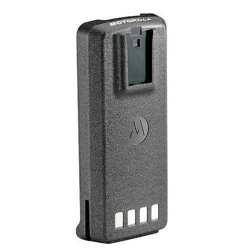 Šedá baterie PMNN4081 Li-Ion 1700 mAh Motorola s texturou, s viditelným logem a kontakty zepředu. Z pohledu mírně shora a zprava.