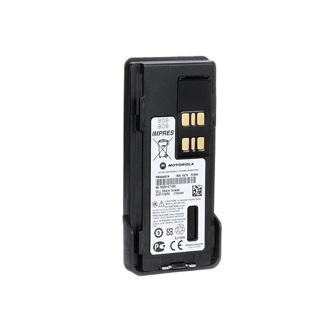 Detailní pohled z boku na baterii Motorola PMNN4491 Impres 2100 mAh Li-ion s viditelnými štítky, sériovými čísly a certifikačními značkami.