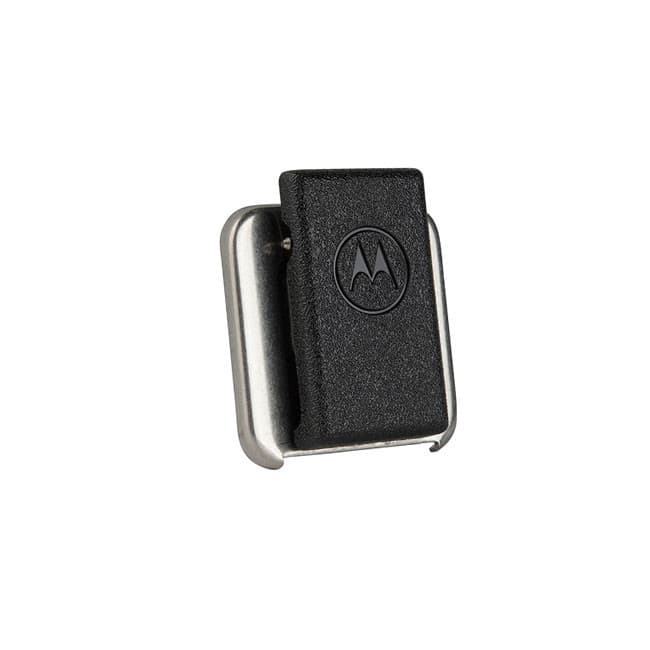 Detailní záběr na produkt 4205823V01 Klips pro oddělený reproduktor s mikrofonem. Zobrazený z levého předního pohledu, s viditelným logem Motorola na černém plastu a kovovou sponou.