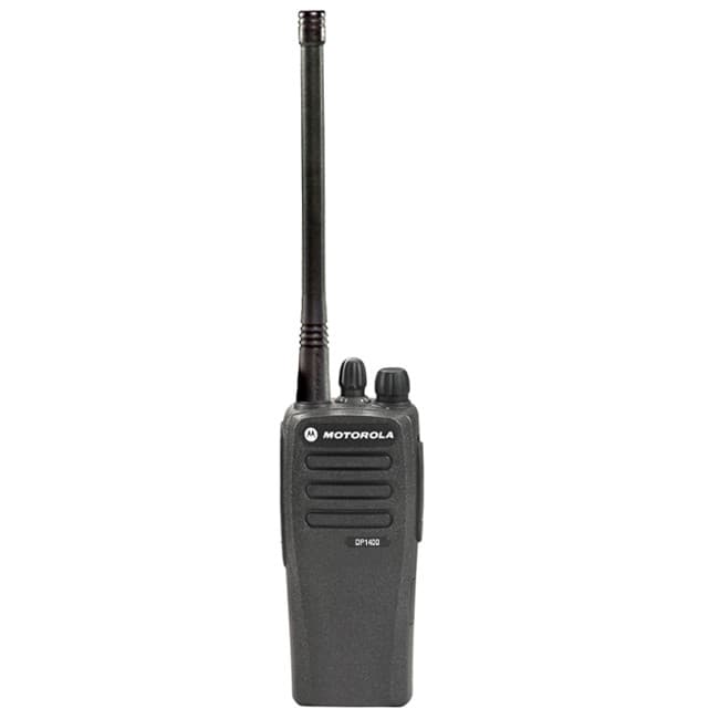 Motorola DP1400 (VHF) detailně zepředu s anténou, se dvěma programovatelnými tlačítky a nápisem DP1400.