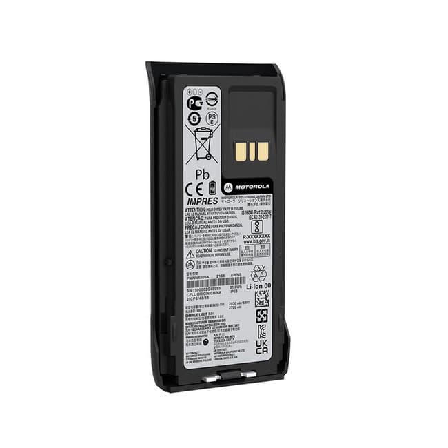 Detailní pohled zezadu na baterii Motorola PMNN4809 LiIon IMPRES, ukazující štítek s technickými informacemi a bezpečnostními symboly.
