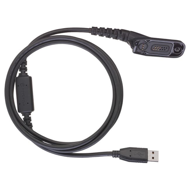 Černý programovací kabel PMKN4012 (PMKN4012B) pro Motorola DP z ptačí perspektivy. Ukazuje USB konektor a speciální konektor pro radiostanice Motorola.